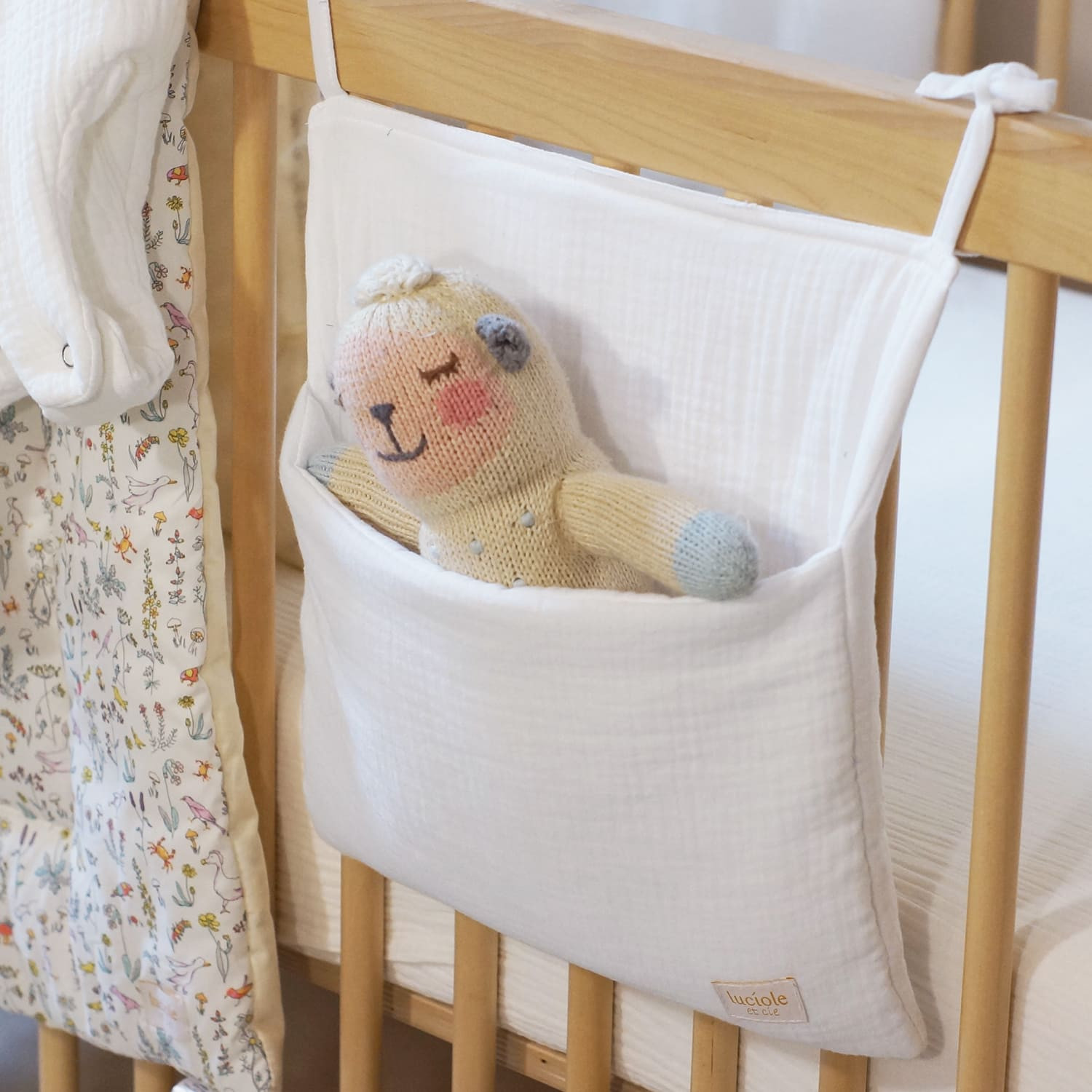 Poche de lit bébé en gaze de coton blanc