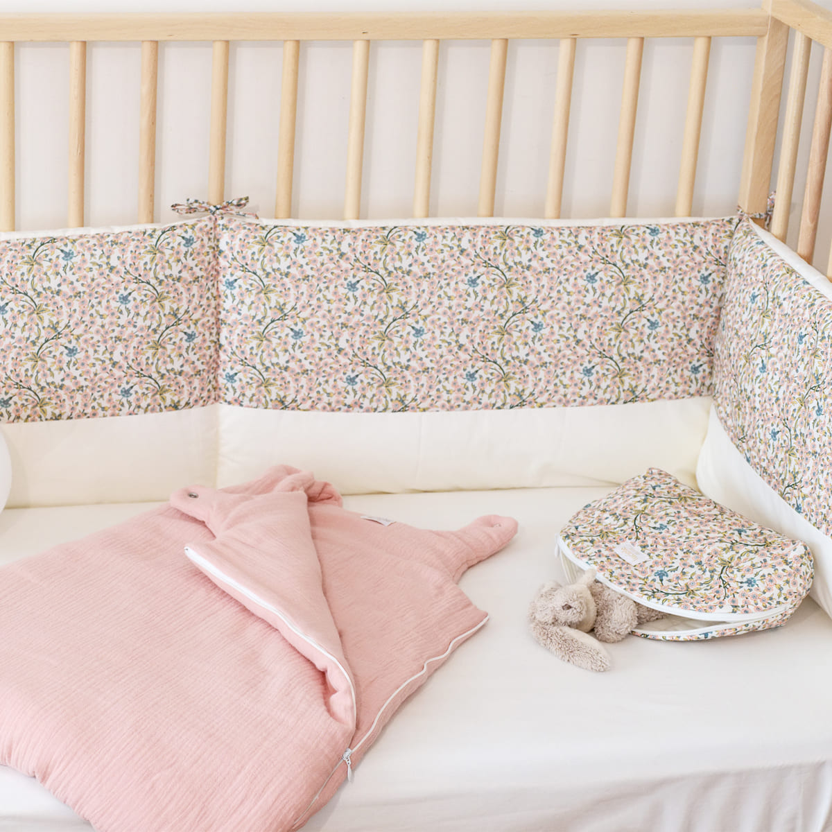 Choisir le tour de lit de bébé pour la naissance