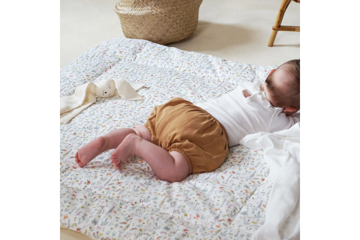 Tapis d'éveil bébé, à quel âge l'utiliser ? 